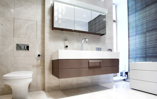 Floor to Ceiling Bathroom Backsplash